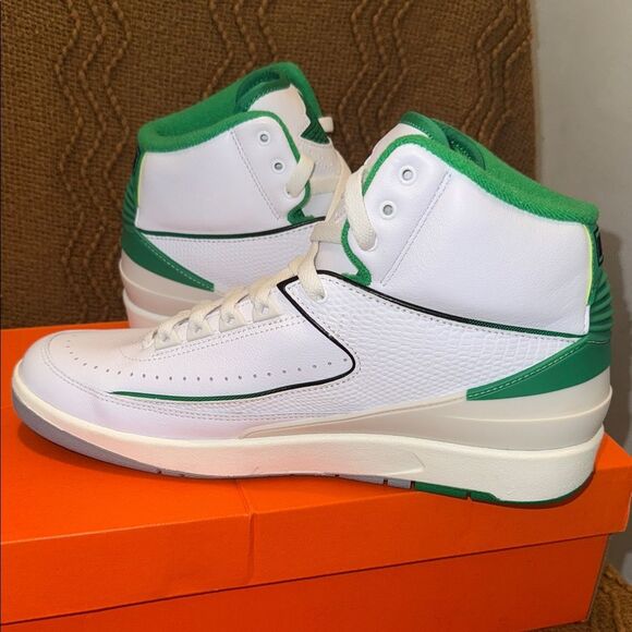 Jordan Sneakers White and Green - Picture 8 of 11